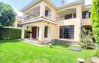 4 Bed Townhouse with En Suite at Lavington - 2