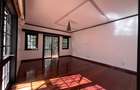 4 Bed Townhouse with En Suite at Riverside Dr - 12