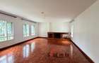 4 Bed House with En Suite in Hill View - 5