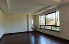 5 Bed Villa with En Suite in Spring Valley - 10