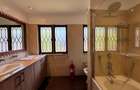 5 Bed Villa with En Suite in Gigiri - 12