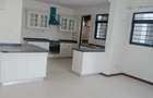 3 Bed Apartment with En Suite at Parklands - 10