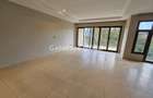 3 Bed Apartment with En Suite in Riverside - 12