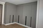 5 Bed Townhouse with En Suite in Brookside - 13