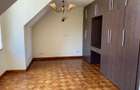 4 Bed Townhouse with En Suite at Lavington - 2