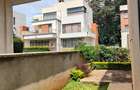 5 Bed Townhouse with En Suite at Lavington - 20