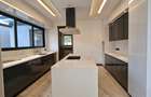 5 Bed House with En Suite in Nyari - 18