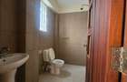 5 Bed House with En Suite in Lavington - 8