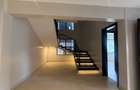 5 Bed Townhouse with En Suite in Lavington - 3