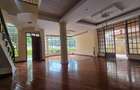 5 Bed Townhouse with En Suite in Lavington - 4
