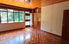 4 Bed Apartment with En Suite at Riverside Drive - 11