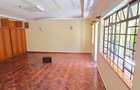 4 Bed Townhouse with En Suite at Lavington Road Garden - 12