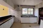 5 Bed Townhouse with En Suite at Lavington - 18