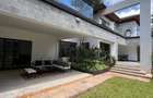 5 Bed House with En Suite at Ololua - 3