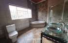 4 Bed House with Garden in Rosslyn - 9
