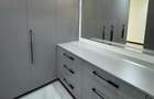 5 Bed House with En Suite in Lavington - 9