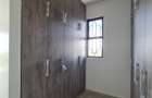 3 Bed Apartment with En Suite at Green Wood Drive - 8