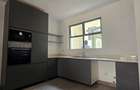 4 Bed Apartment with En Suite in Rosslyn - 7