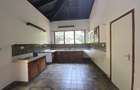 4 Bed House with En Suite in Lake View - 8