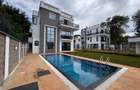 5 Bed Villa with En Suite in Lavington - 1