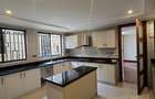 5 Bed Townhouse with En Suite in Lavington - 7