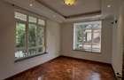 5 Bed Townhouse with En Suite at Lavington Green - 3