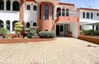 5 Bed Townhouse with En Suite at Lavington Green - 2