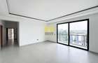 3 Bed Apartment in Brookside - 1