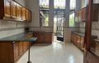 5 Bed Townhouse with En Suite in Westlands Area - 1
