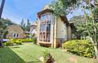 5 Bed House with En Suite in Runda - 1