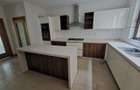 5 Bed House with En Suite in Lavington - 19