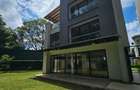 4 Bed Townhouse with En Suite at Lavington - 3