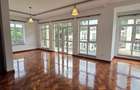 5 Bed Townhouse with En Suite in Lavington - 2