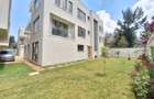 6 Bed Townhouse with En Suite at Lavington Green - 1