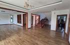 5 Bed Townhouse with En Suite at Paradise - 2