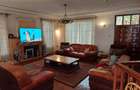 6 Bed House with En Suite at Flem Tree - 11