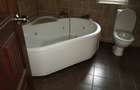 5 Bed Townhouse with En Suite in Rosslyn - 9