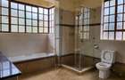 5 Bed Villa with En Suite at Lonetree - 10