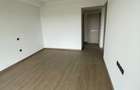 3 Bed Apartment with En Suite in Riverside - 17