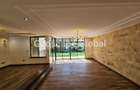 5 Bed House with En Suite in Lavington - 4