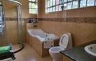 6 Bed House with En Suite in Nyari - 10