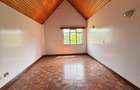 5 Bed Townhouse with En Suite in Lavington - 14