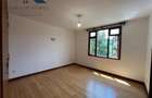 3 Bed Apartment with En Suite at Riverside Drive - 11