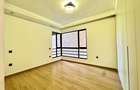 3 Bed Apartment with En Suite in Riverside - 17
