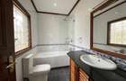 8 Bed House with En Suite at Spring Valley Rd - 7