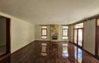 5 Bed Townhouse with En Suite in Lavington - 10