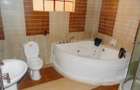 3 Bed Apartment with Swimming Pool in Riverside - 4