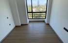 3 Bed Apartment with En Suite in Riverside - 10