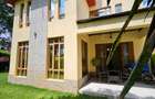 5 Bed House with En Suite in Lavington - 2