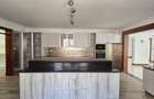 5 Bed House with En Suite in Rosslyn - 10